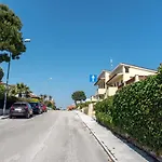 M261 - Marcelli, Trilocale Ristrutturato Con Terrazzo Vista Mare Pt * Marcelli