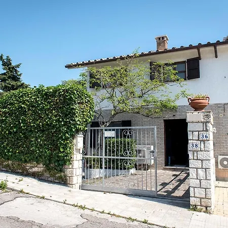 M261 - Marcelli, Trilocale Ristrutturato Con Terrazzo Vista Mare Pt * Marcelli