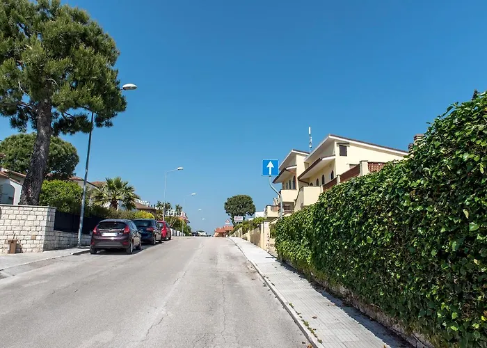 M261 - Marcelli, Trilocale Ristrutturato Con Terrazzo Vista Mare Pt * Marcelli